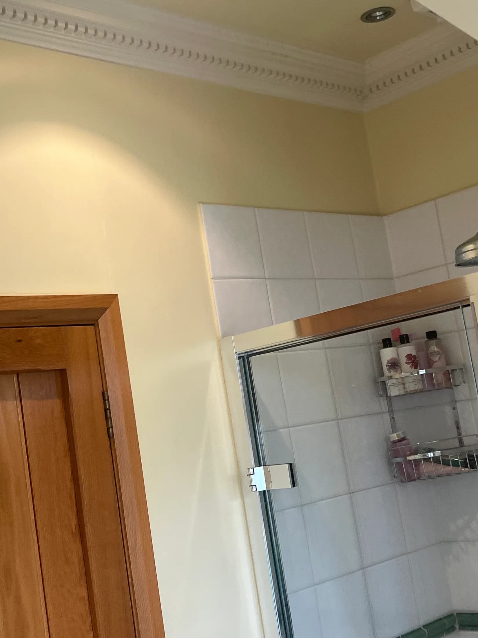 Country estate bathroom — main photo
