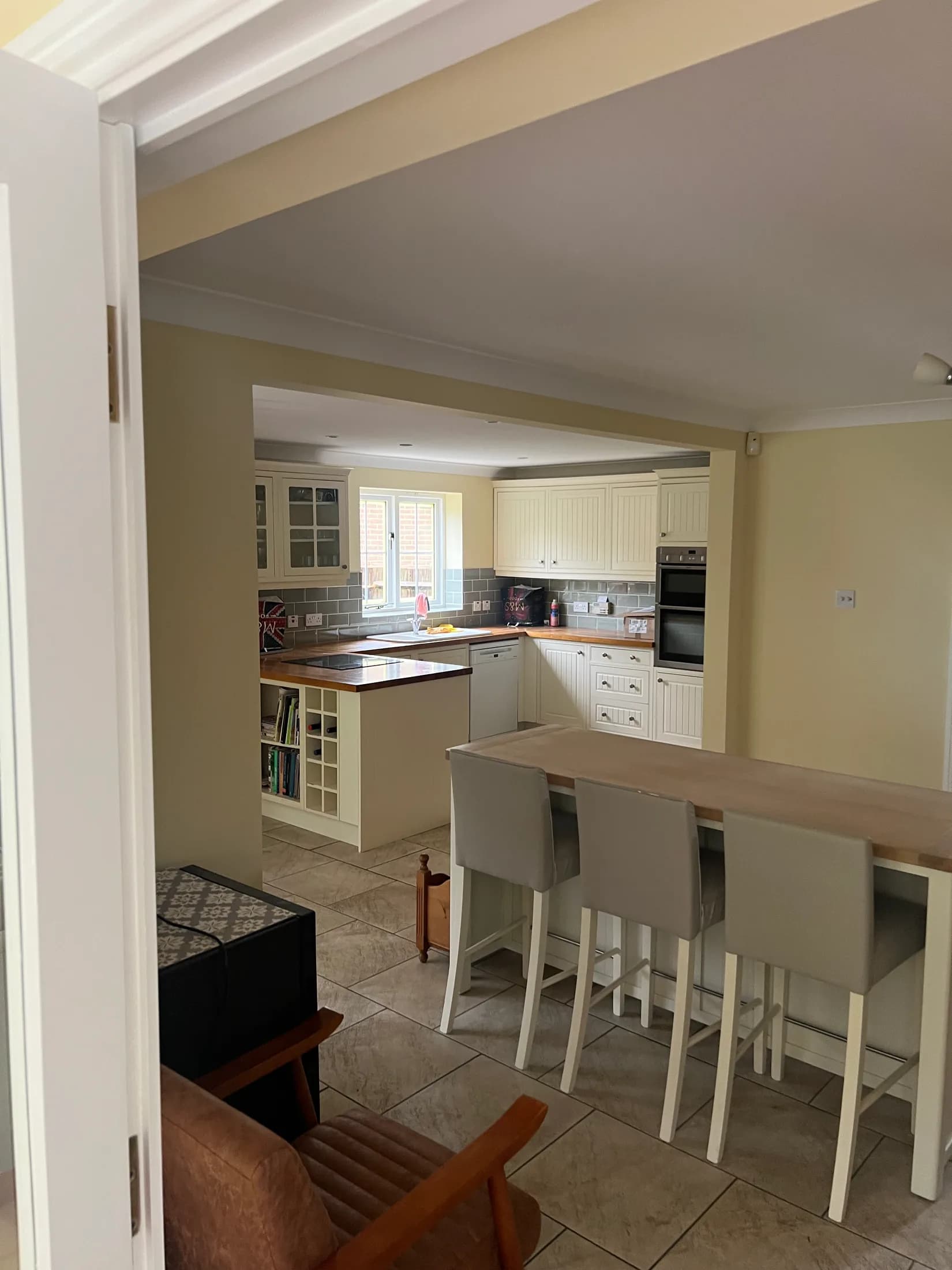 Large country cottage — photo 20